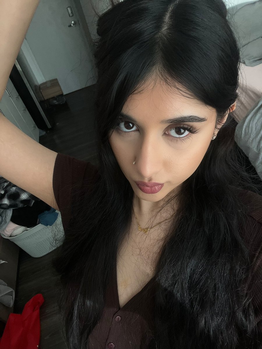 _____zoey's tweet image. 