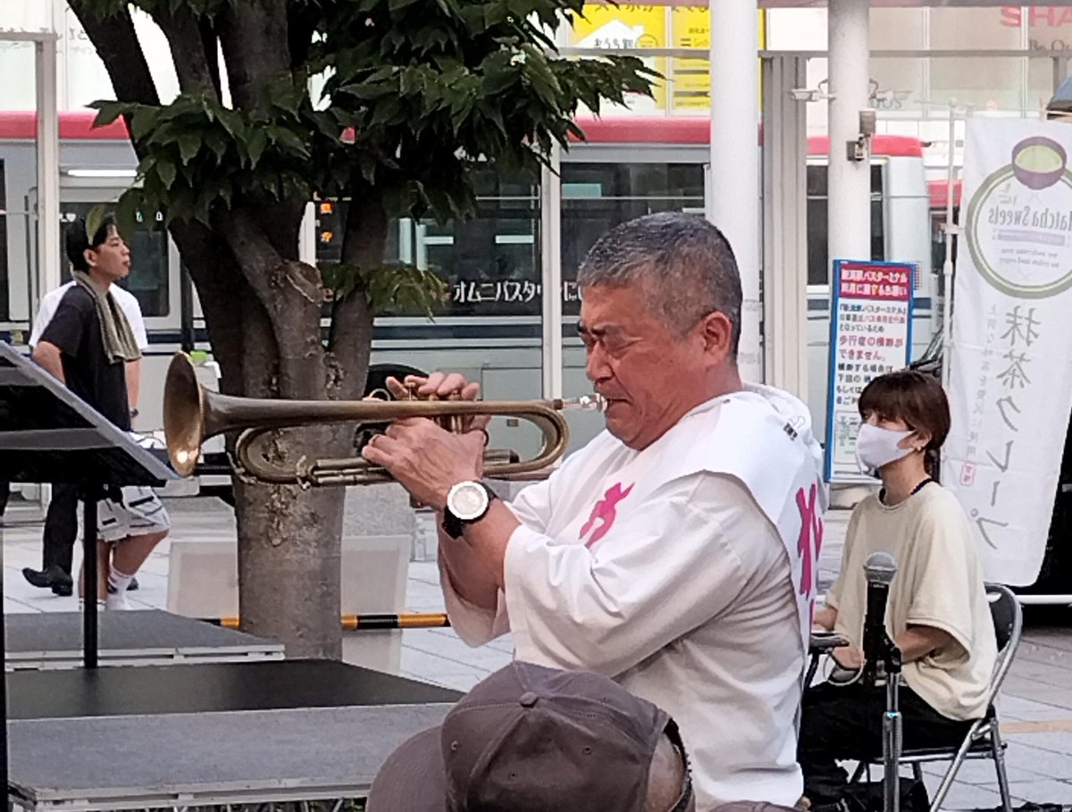 ReiwaTeaParty's tweet image. 7/14㈪ 山本太郎代表街宣 新潟駅南口広場
オープニングは伊勢崎賢治さんのトランペット演奏から🥹
#伊勢崎賢治
#れいわ新選組