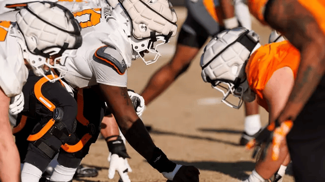 "The league has made it clear, no matter what you do, they're not going to go to a 9-game conference schedule."

Tyler and Will are joined by John Pennington for an hour of content! Talking SEC Media Days, Conference Schedules, and more Vols CFB talk! ⬇️

omny.fm/shows/tyler-an…