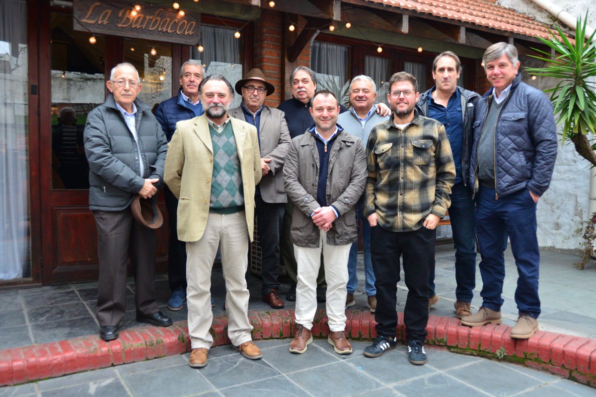 Carnes Uy tweet media