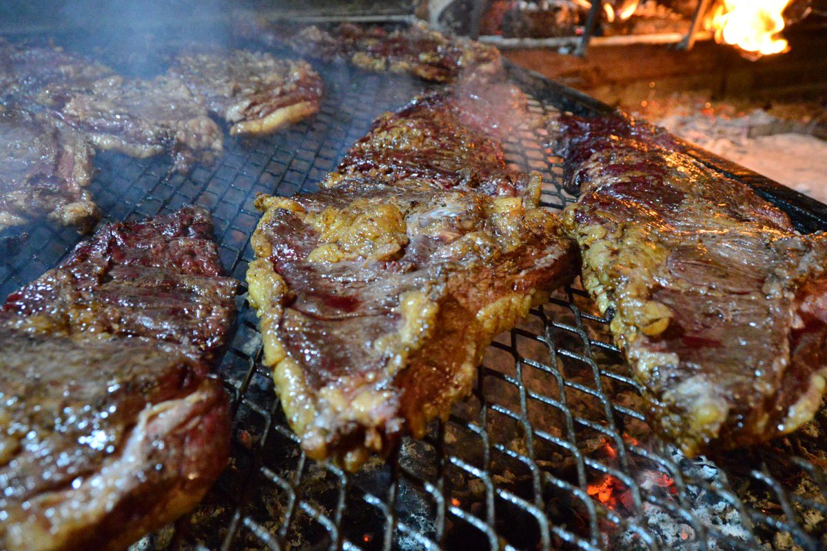 Celebramos el Día del Carnicero junto al ministro del <a href="/MGAPUruguay/">MGAP</a> <a href="/AlfredoFratti/">Alfredo Fratti</a> , el vicepresidente de <a href="/INAC_Uruguay/">INAC Uruguay</a> Leonardo Bove Menéndez, autoridades de <a href="/adicu_oficial/">ADICU</a> y vinculadas al rubro 🥩

Lanzamos junto a <a href="/adicu_oficial/">ADICU</a> el pulpón a $389 el kilo en todo el país.