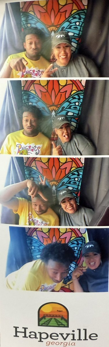 DrCSLPadgett's tweet image. Friday, @Whitaker_HES and I went to support  a local nonprofit for Ts. Afterwards, we saw Photo Booth and decided, why not have a little fun!!! 😂 #wherethemagichappens @jasonjstamper