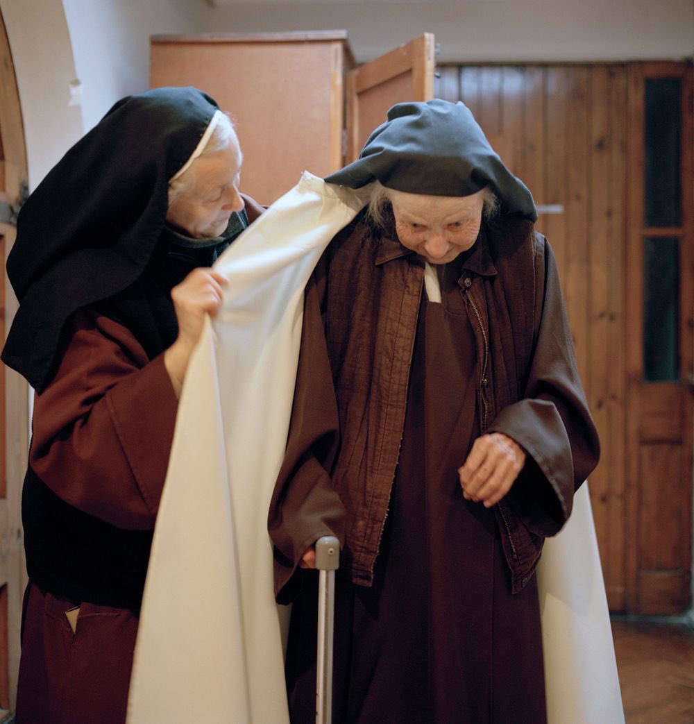 FlossCarmeli's tweet image. “Let me love you as Christ did, my little sister”