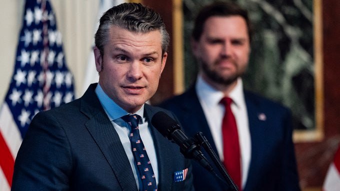 🚨 BREAKING: President Trump announces that Pete Hegseth will have the authority to investigate any politician suspected of corruption.

Do you support this move?

YES or NO?

If Yes, Give me a THUMBS-UP👍!
