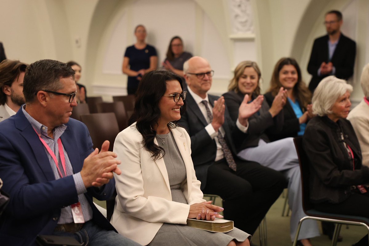 UCPCaucus's tweet image. Our newest United Conservative caucus member Tara Sawyer was sworn in today as the MLA for Olds-Didsbury-Three Hills.
We’re excited to have her as part of our team as we continue to stand up for all Albertans.
Congrats, Tara!