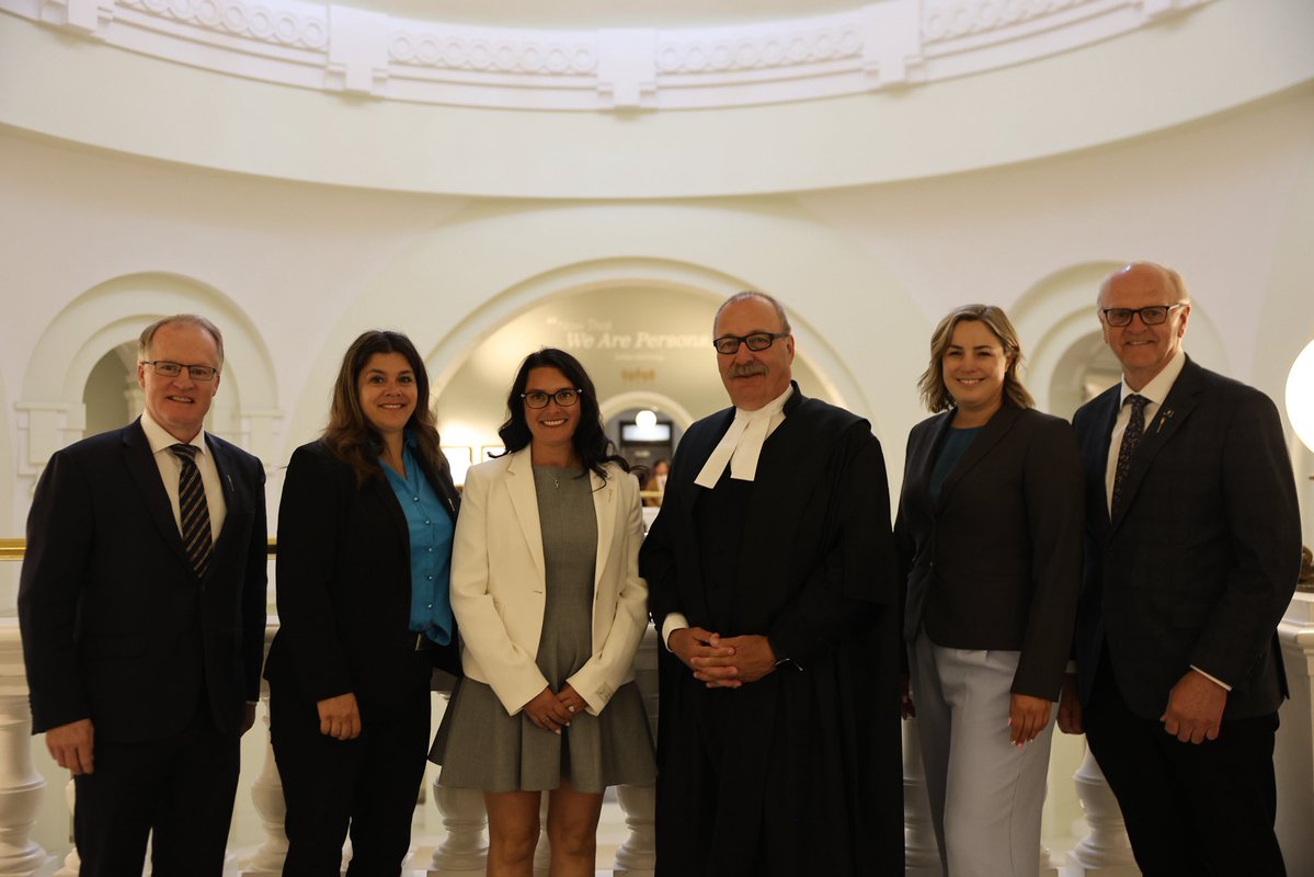 UCPCaucus's tweet image. Our newest United Conservative caucus member Tara Sawyer was sworn in today as the MLA for Olds-Didsbury-Three Hills.
We’re excited to have her as part of our team as we continue to stand up for all Albertans.
Congrats, Tara!