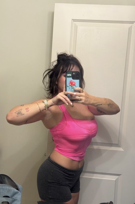 2 pic. Portugal tomorrow 🇵🇹🪭 https://t.co/MR7m3GxAjN