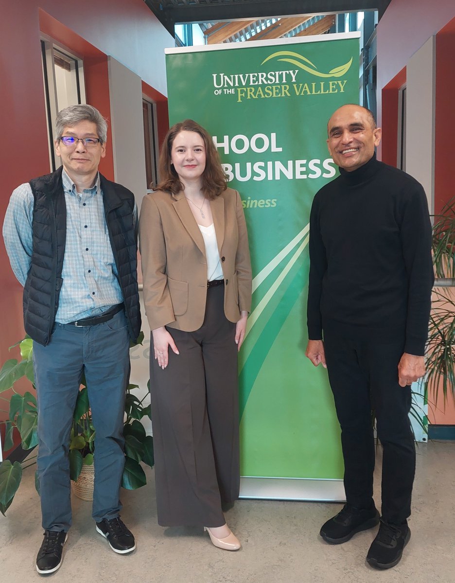 Congrats to Daria Tsynda, winner of the inaugural UTP Award for Student Research for the UFV School of Business! 🏆

Her project explores how message framing can boost voter turnout in Canada, and offers actionable, ethical strategies for political campaigns. 💡📊

#UFV #GoUFV