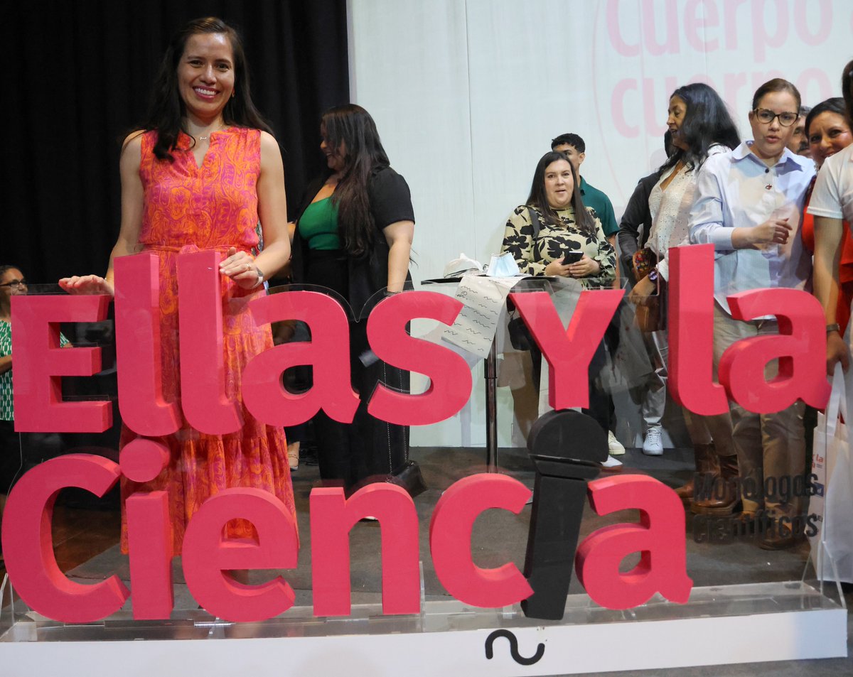 🗣️ En la tercera edición de Ellas y la Ciencia, organizada por la <a href="/espol/">ESPOL</a> Divulga y OEI Ecuador, 11 investigadoras ecuatorianas presentaron monólogos bajo el lema Cuerpo a cuerpo con la ciencia. Una de las participantes fue la Directora de la Carrera de #Computación sede #Cuenca,