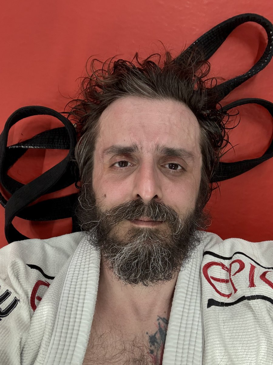 ArisBJJ's tweet photo. Καήκαμε και σήμερα 🥵
#detox #getting_old https://t.co/kyOpjtGsWZ