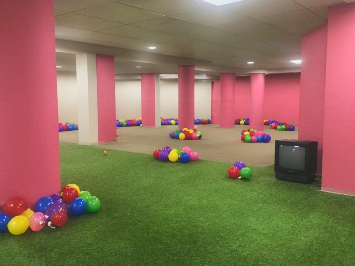MrDreamBubble's tweet image. Liminal space 👁