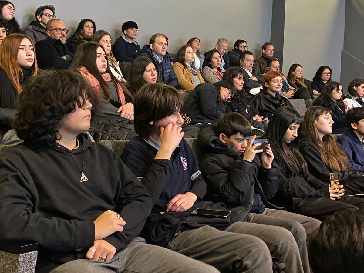 Observatorio de Participación Ciudadana (@opcnd_segegob) on Twitter photo La directora del Observatorio, Carmen Luz Morales, asistió a la Cuenta Pública del <a href="/InjuvChile/">INJUV Chile</a> 🙋🏻♀️🙋🏽, donde relevó la importancia de la participación de las juventudes y la necesidad de crear espacios donde puedan manifestar sus inquietudes e ideas al país. 👏🏼🫂 La directora del Observatorio, Carmen Luz Morales, asistió a la Cuenta Pública del <a href="/InjuvChile/">INJUV Chile</a> 🙋🏻♀️🙋🏽, donde relevó la importancia de la participación de las juventudes y la necesidad de crear espacios donde puedan manifestar sus inquietudes e ideas al país. 👏🏼🫂