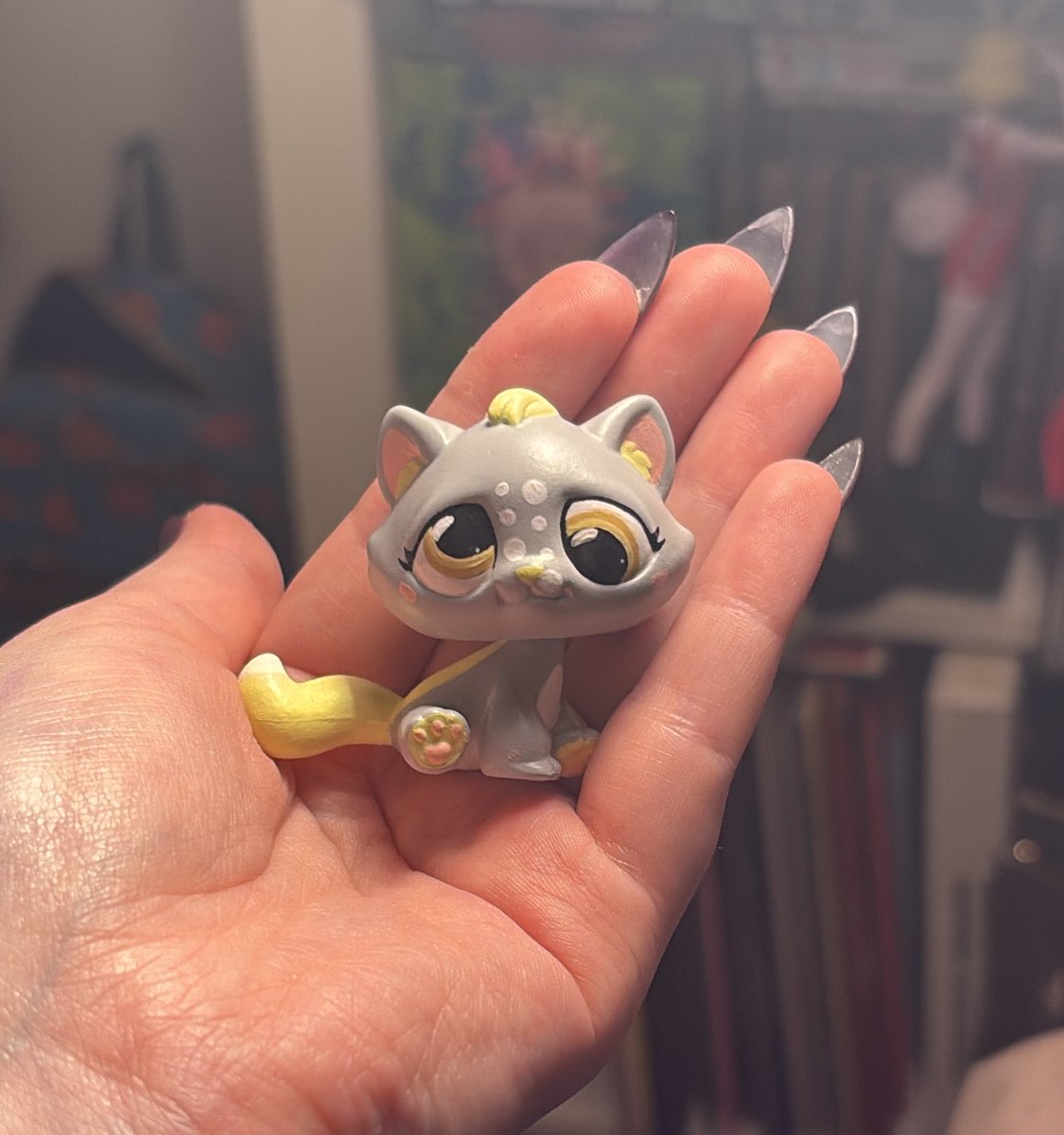 dracucherryy's tweet image. wanted to show off my newest addition! 
custom derpy lps!!:3

made by cat.umbrellas on mercari! 
they make amazing customs and are so sweet i highly recommend checking out their shop!!