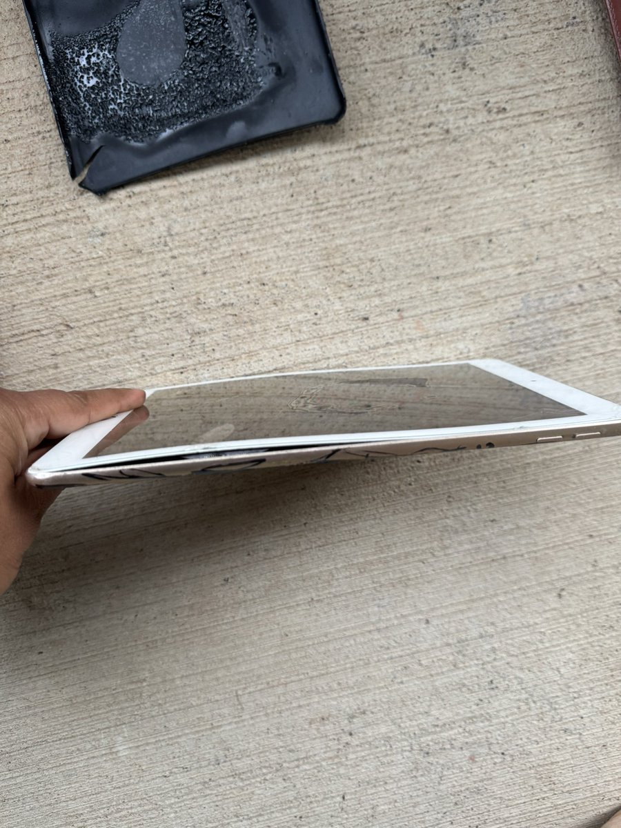 neerbada3's tweet photo. Despite reporting to Apple Support (Case #102593005735), their response was subpar. No bills for my old couch or medical visit, but I have photos of the damage. What if this happened on a flight? Safety risk! @Apple, why no accountability? @FAANews, pl.investigate! attach. (2/3) https://t.co/OQYwDhVrJP
