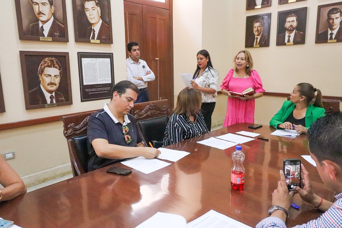 Arrancamos la semana revisando proyectos importantes para nuestra ciudad desde la comisión de desarrollo urbano. Estas sesiónes  nos brindan una oportunidad para proponer, escuchar y construir un mejor rumbo para nuestro municipio, desde la regiduría.
