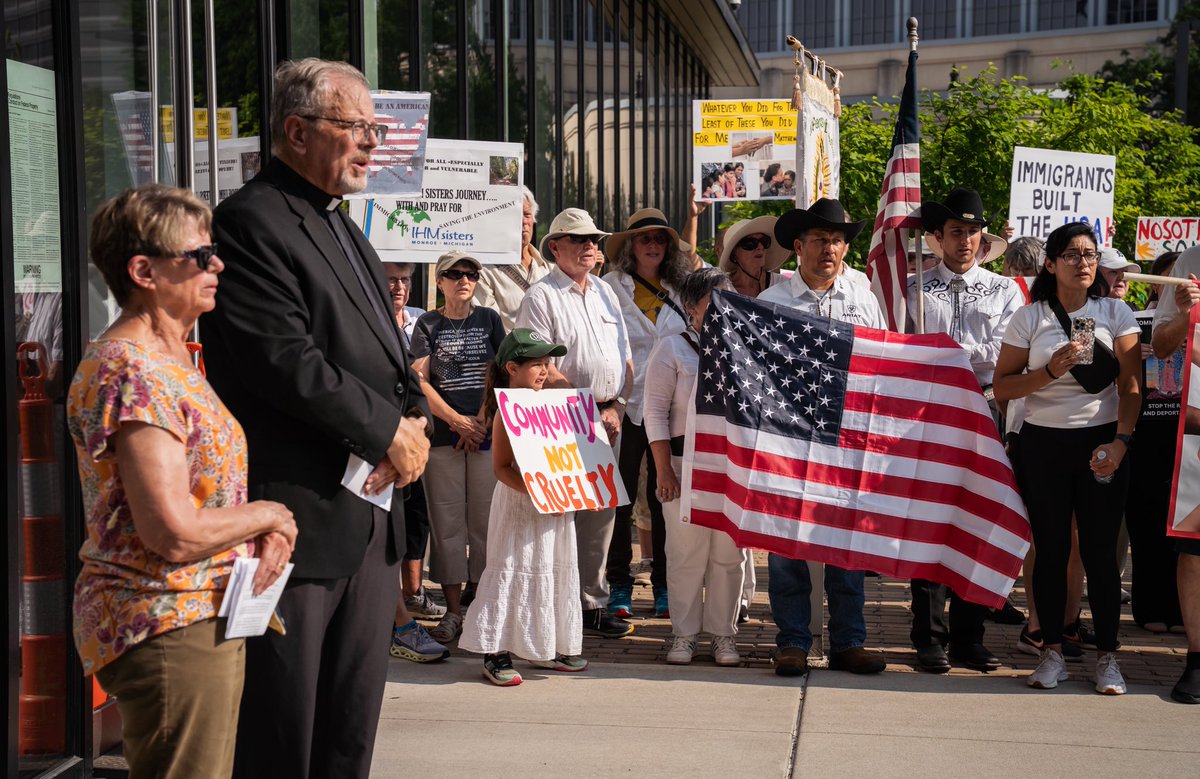 DetArchbishop's tweet image. Today I joined hundreds walking to the ICE field office in Detroit, motivated by a truth that flows from the Gospel: Everyone has inherent dignity. We recognize this dignity above all else and seek to bring our nation back to its roots of charity, accompaniment, and welcome.