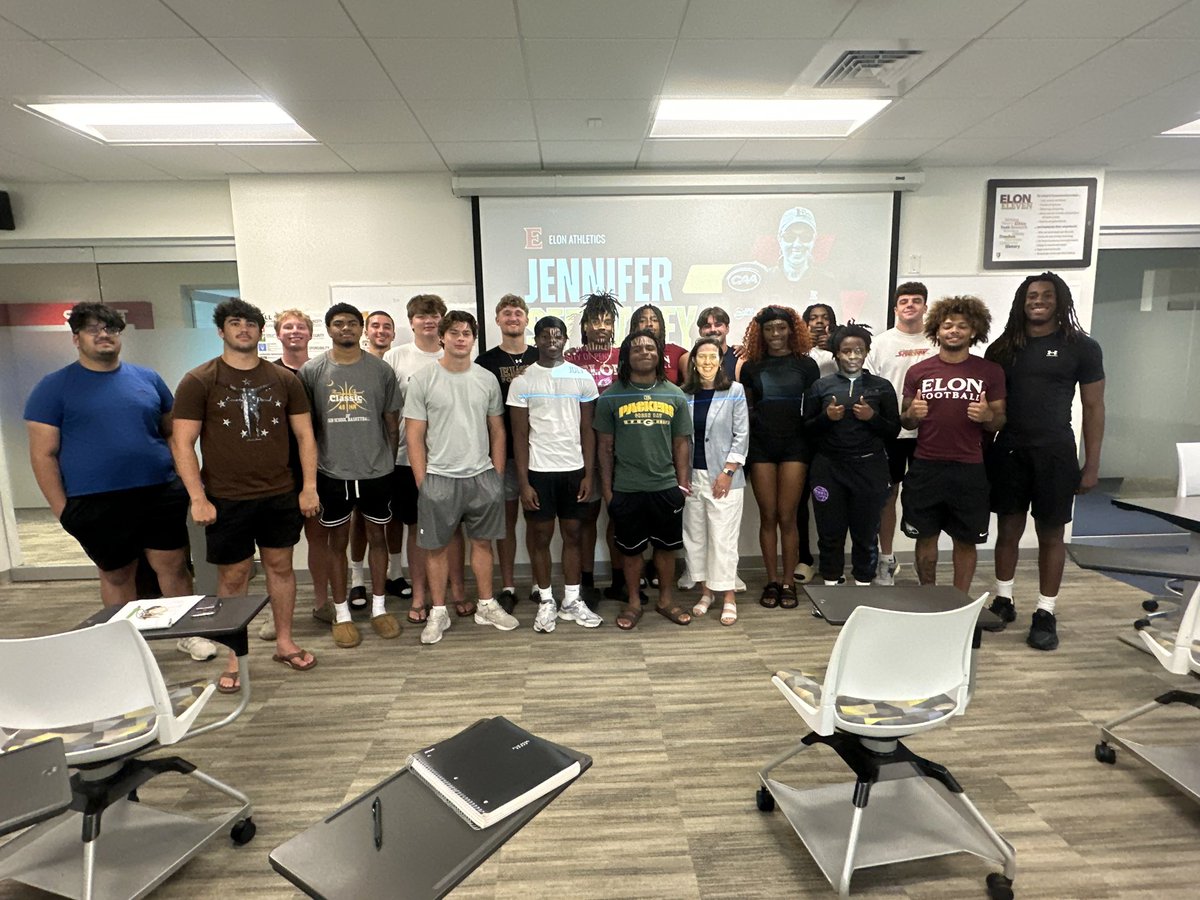 docwalk_'s tweet image. Big thank you to @JennStraws for taking some time out to speak to our first-year student athletes about College Sport and Elon Athletics 🐐