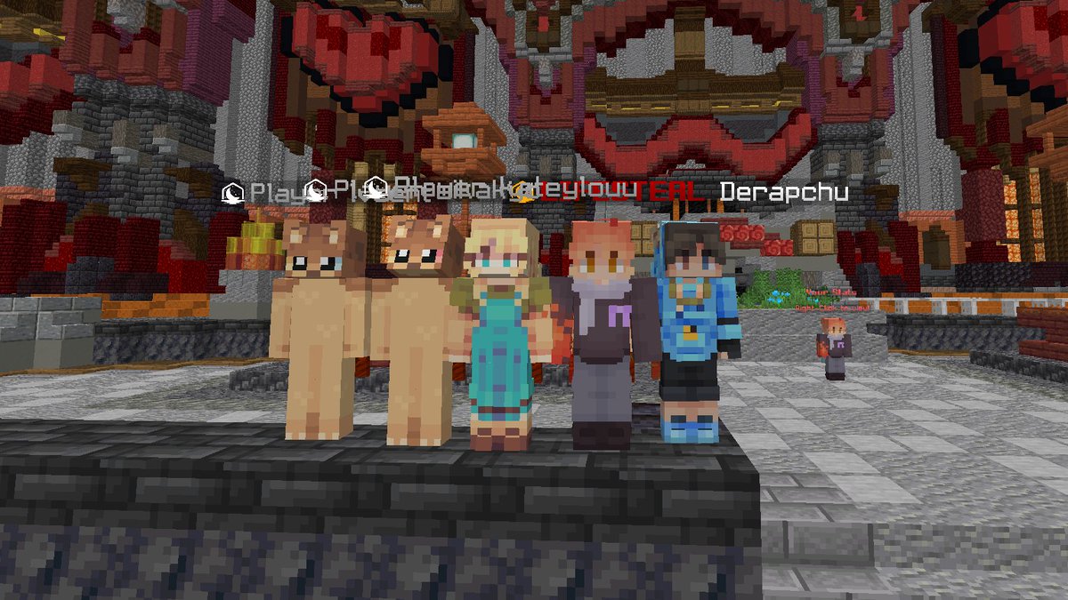 Jimnastics's tweet image. Derapchu + mod team repping the clean lunar cloak 🔥🦘