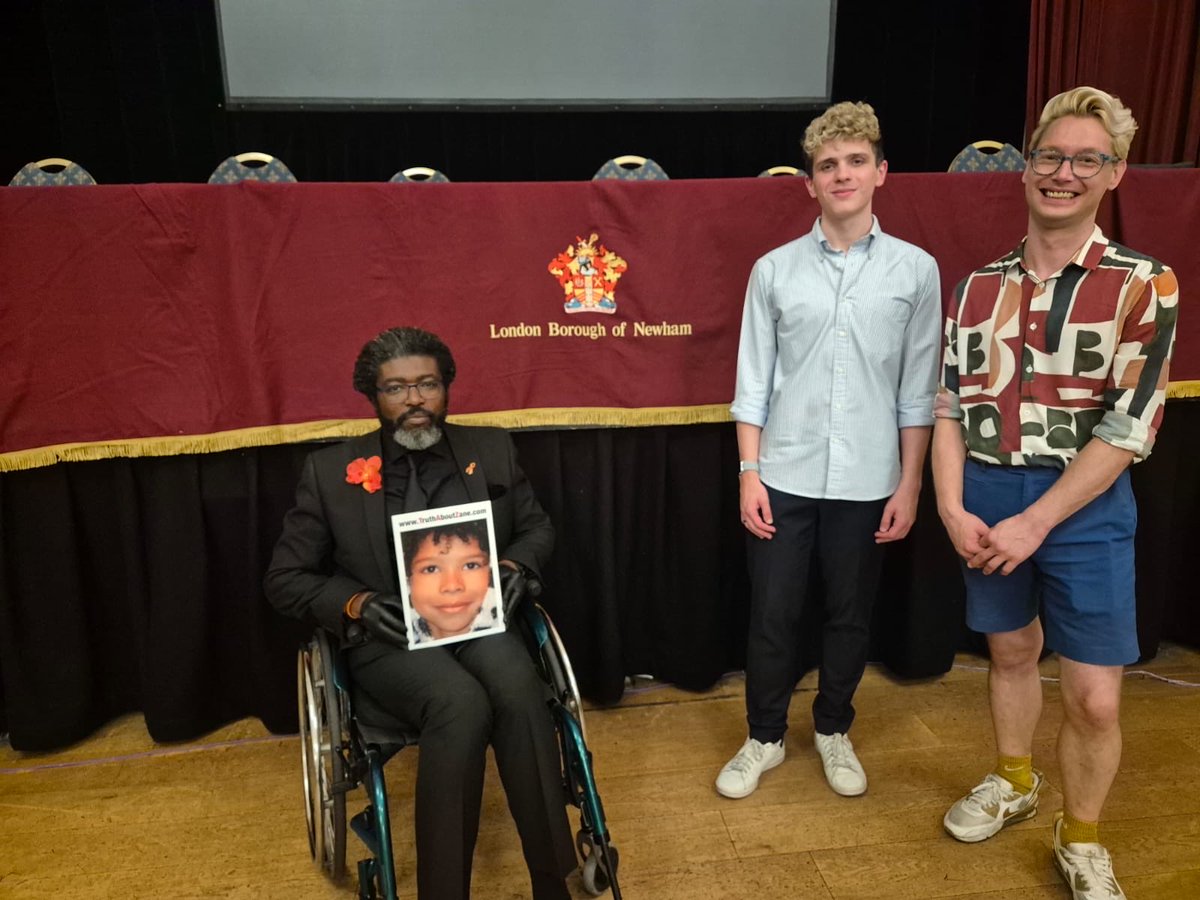 Tonight Newham Borough Council unanimously voted to back #ZanesLaw calling for tighter regulation &amp; oversight of contaminated landfill sites &amp; polluted waters. Leader &amp; Members warmly applauded Zane's Parents and those dedicated to protecting communities at risk #truthaboutzane