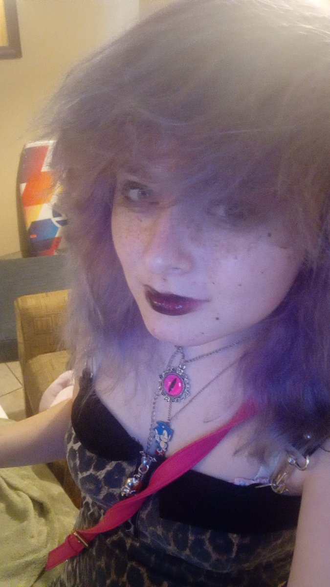 julziz's tweet photo. julz julz julz
★ 17 y/o scenemo girl ★
i am lonely i want online friends <3 
♡ ♡  cartoons, kitties, sucky music, nice people, coffee, asoue, panic!, msi, stuffed animals, tea cups, snow globe
× × ttm about anything I love listening to yapping ^-^
#mlp #emo #scene #cartoons https://t.co/NNNyDGxau2