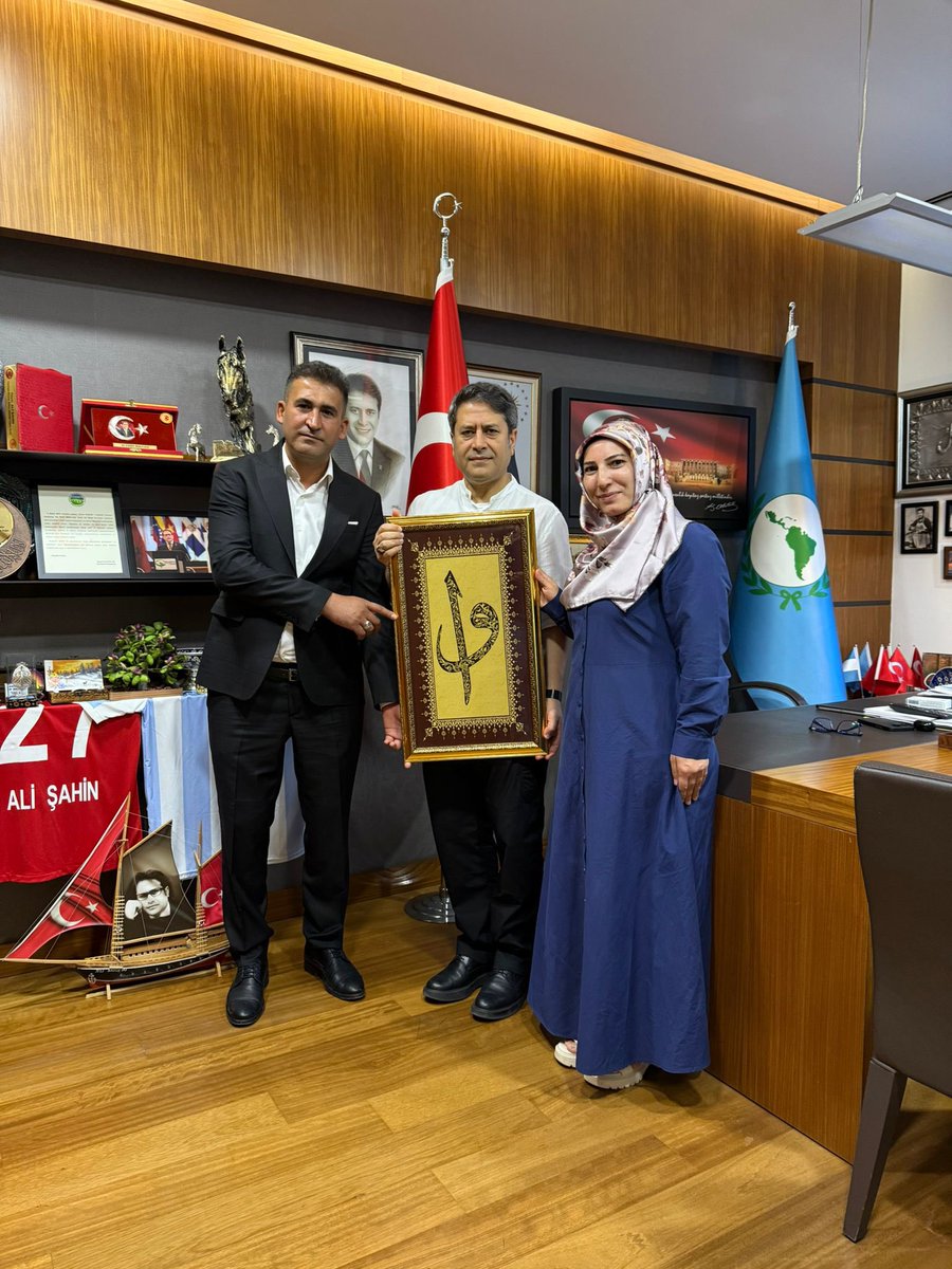 Rabbim bizi Elif gibi müstakim ve müstahkem Vav gibi mütevazı kılsın…