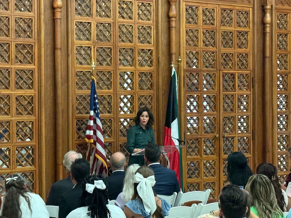 سفيرة دولة الكويت لدى الولايات المتحدة الشيخة الزين الصباح تشيد بدور مؤسسة الكويت-أمريكا (كاف) في تعزيز السلام ونبذ العنف في المجتمعات

- بمناسبة تكريم 28 طالبا باعتبارهم سفراء للسلام 2025 في حفل بسفارة الكويت في واشنطن

 ow.ly/Koo830sO3pY

#كونا #الكويت