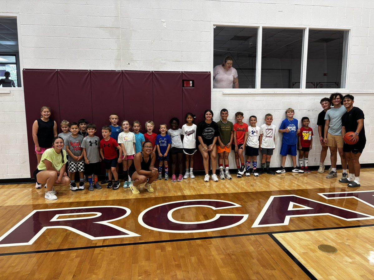 De Leon Bearcat Hoops tweet media