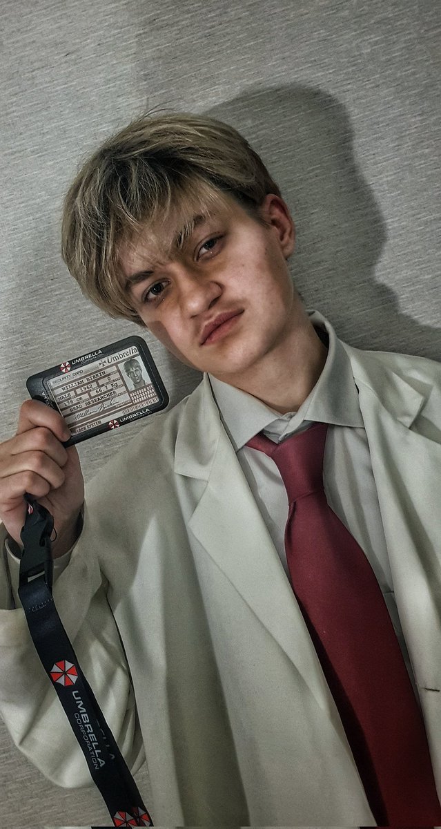 gofer73899163's tweet image. Alr Birkin cosplay dump
#ResidentEvil #WilliamBirkin
(@Batonyaaaa as Wesker)