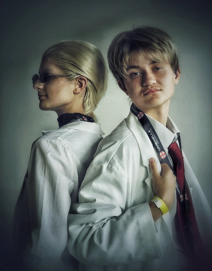 gofer73899163's tweet image. Alr Birkin cosplay dump
#ResidentEvil #WilliamBirkin
(@Batonyaaaa as Wesker)