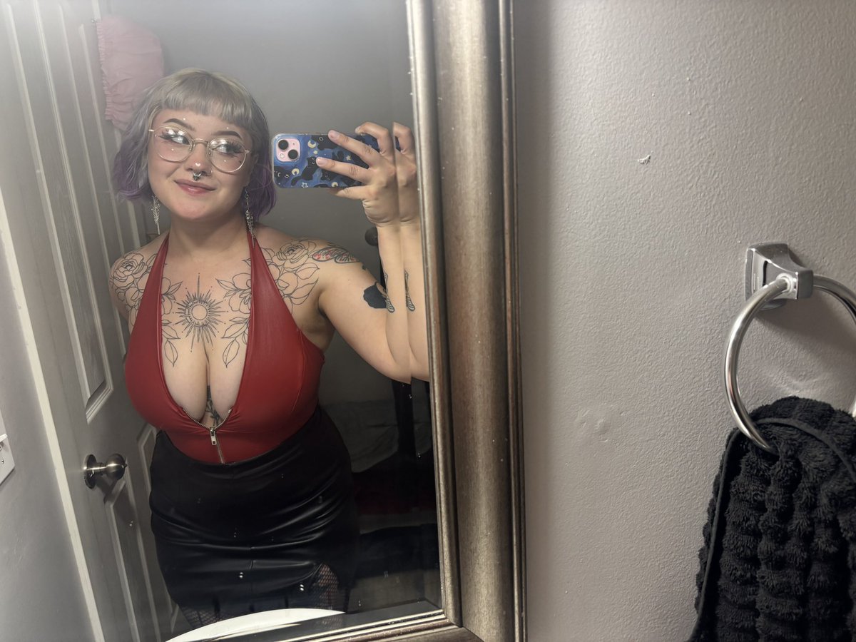 urmomsfindom's tweet photo. good subs send their last dollars because im simply this adorable https://t.co/DaLUY006UK
