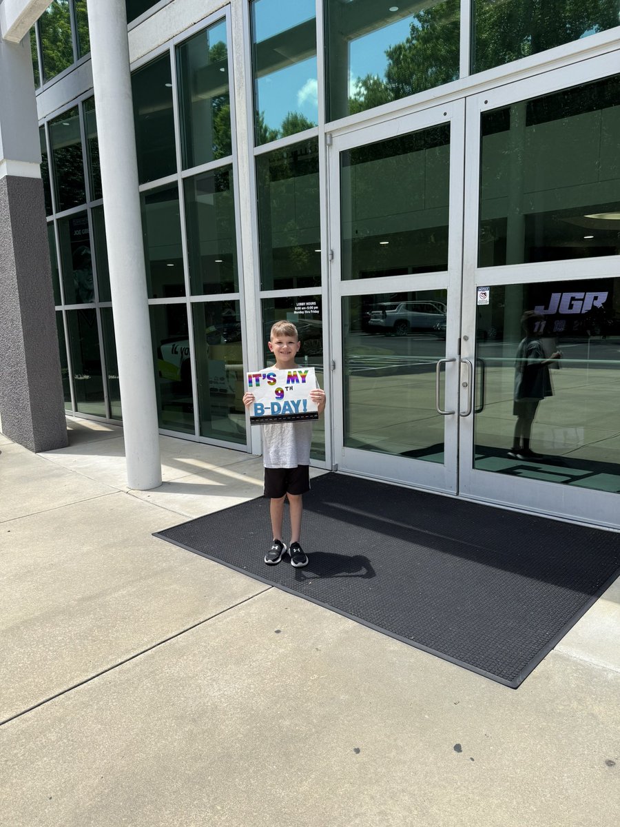 Sarah Weeks tweet media