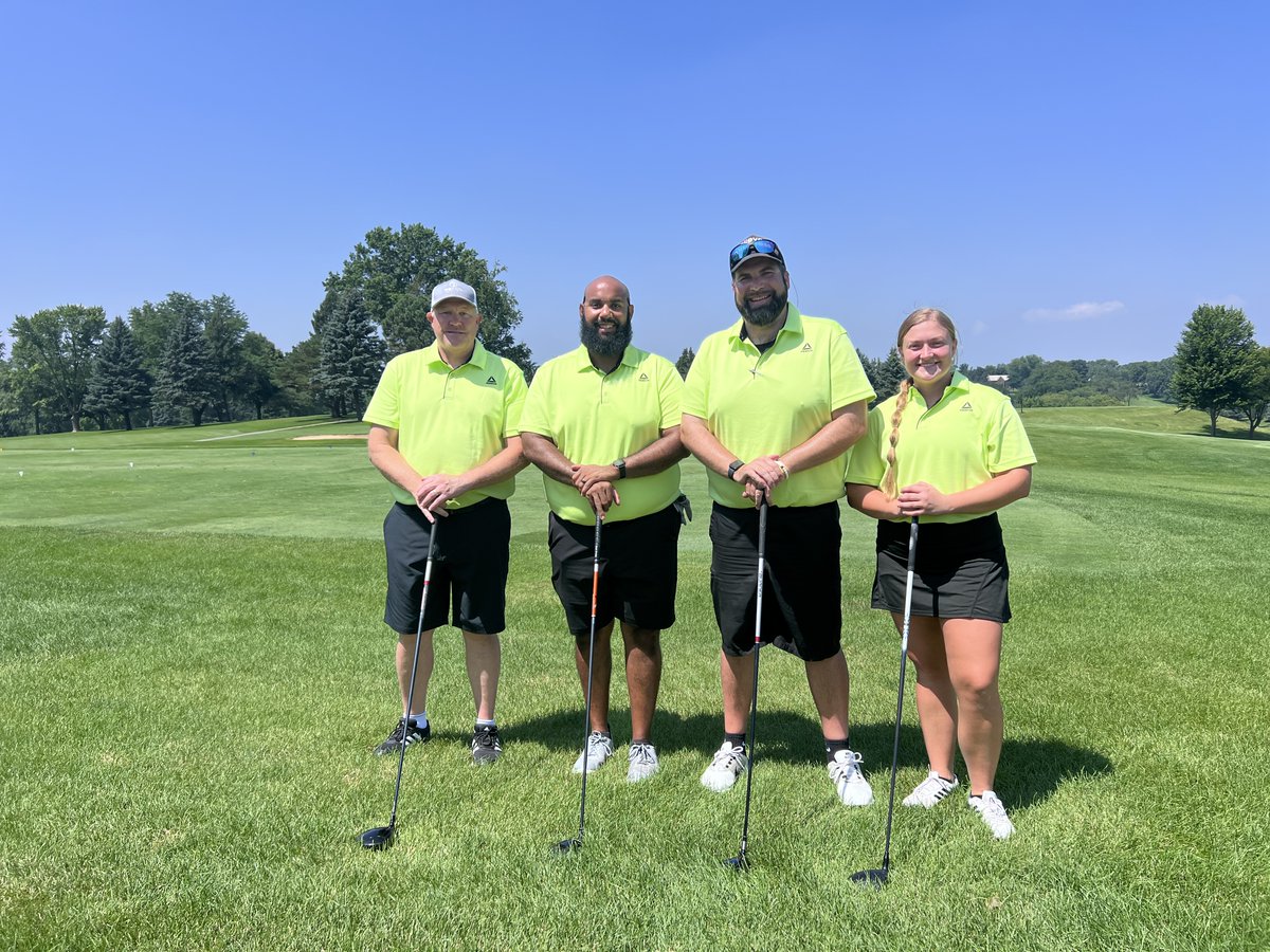The #UDubuque Golf Outing was a hole-in-one event, from the people to the great time on the green ⛳️ It’s been a pleasure to host the 37th annual golf outing once more to support student-athletes' careers.