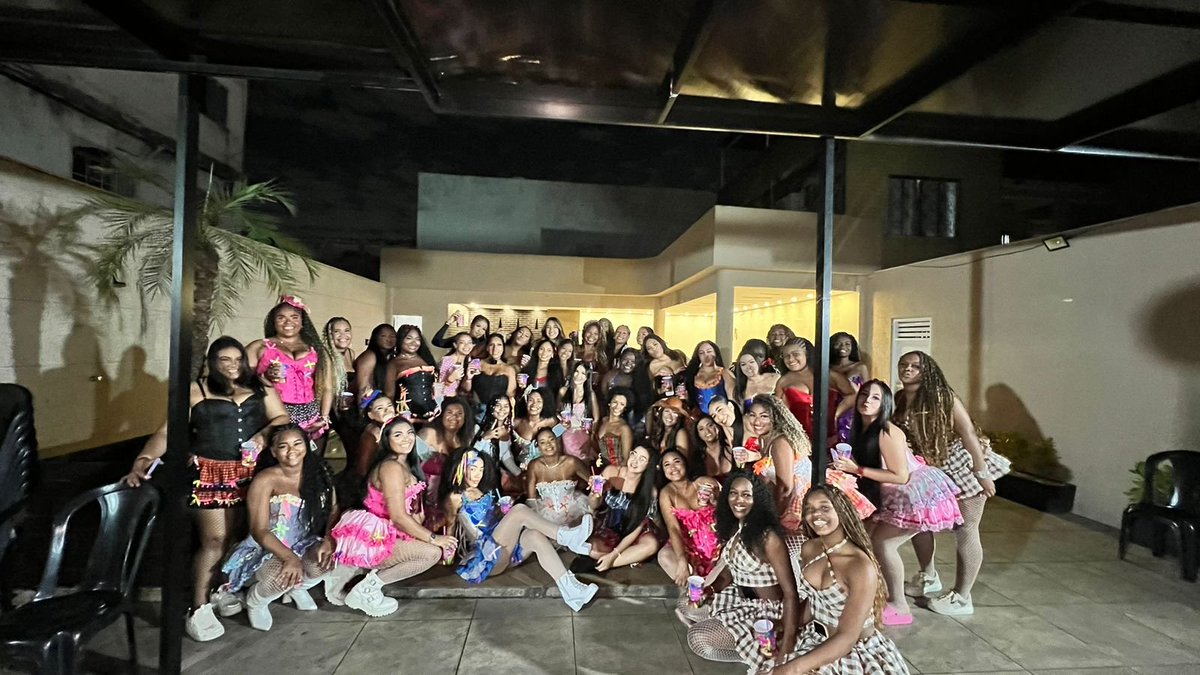 YasmimSilvs's tweet photo. Um pouquinho do nosso arraia aqui🔥🌽😍🥳

#arraiadasmeninas2.0 https://t.co/ljXSS4De7q