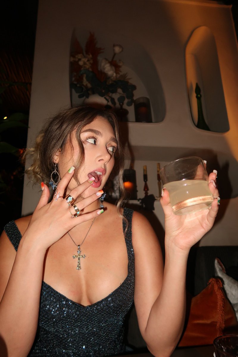 HeyNovaBella's tweet photo. Salt on the rim 😝 https://t.co/DGtTIdQDFQ