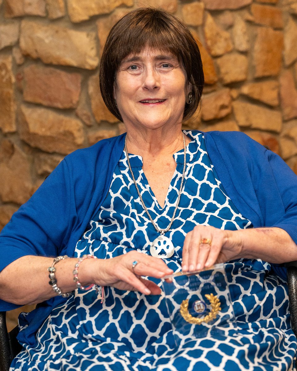Congratulations to Tracy Lovan '84 ED, another recipient of our 2025 Distinguished Service Award! Lovan has spent decades as an educator and a dedicated volunteer. Read more about her service and our other winners at ukalumni.net/2025AwardWinne…!