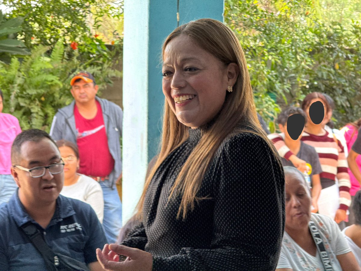 diputadavero's tweet photo. Que gusto reencontrarnos con amigas y amigos de #Alfajayucan, en El Marqués! 🙌💙

Escuchar, compartir y caminar juntos fortalece nuestro #TejidoSocial marquesino.  Aquí seguimos, construyendo comunidad y cuidando #ElMarqués.🤝 #SiempreContigo✌️ https://t.co/a1bupc9I4H
