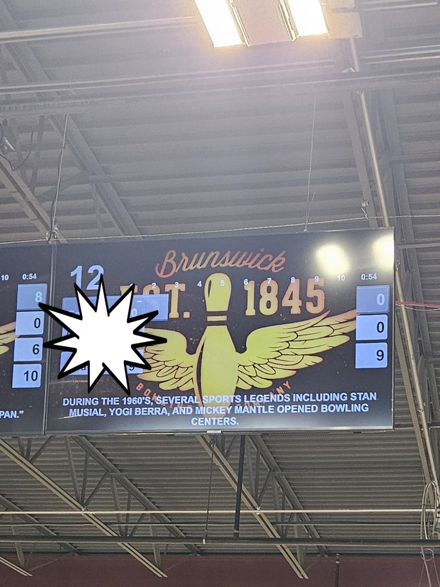 cardscookie's tweet image. When you are at a random bowling alley in Iowa and they're hitting you with Stan Musial trivia ⚾❤️