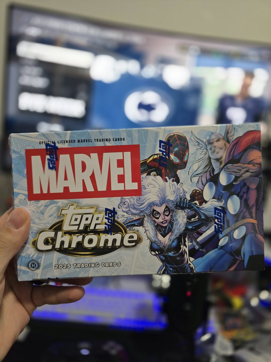 JohnnyGargano's tweet image. Going live on @Twitch at 6pm est! Gonna rip another box of Marvel @Topps Chrome (🤞 we hit something!) then play more #CFB26 Road to Glory!
This is one of the last streams in this room!
Twitch.TV/TheJohnnyWrest…
