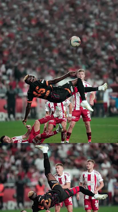 #WeAreWithYouOsimhen 
💪🦁💛❤️