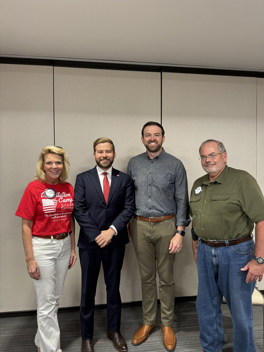 Enjoyed spending time in northwest Arkansas with business leaders and conservatives in the community!

Thankful to discuss the progress my office has made to protect our state capitol, further secure elections in Arkansas, and create more efficient processes for business and