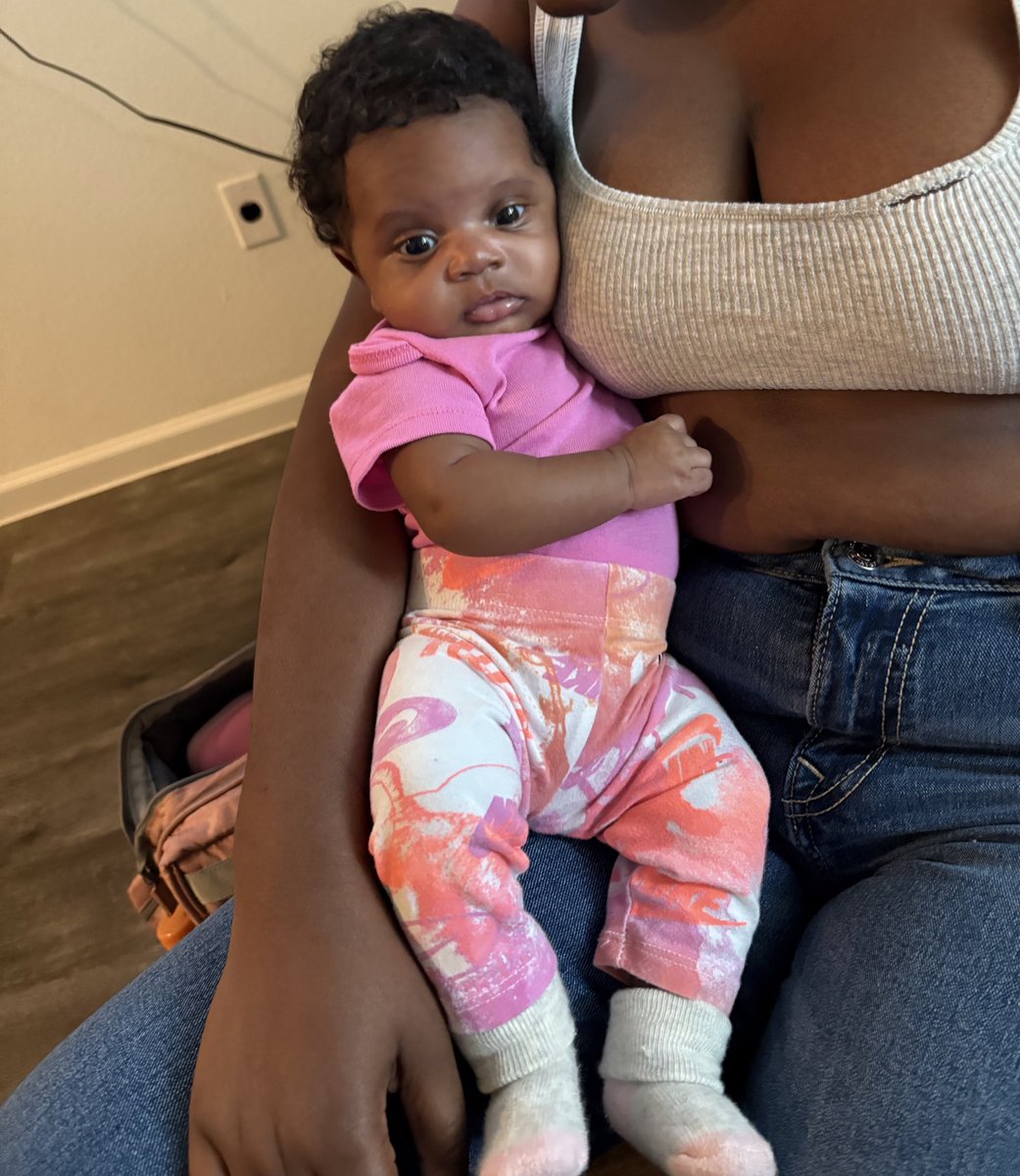 kilaaaab's tweet image. My baby girl 🥹😍
