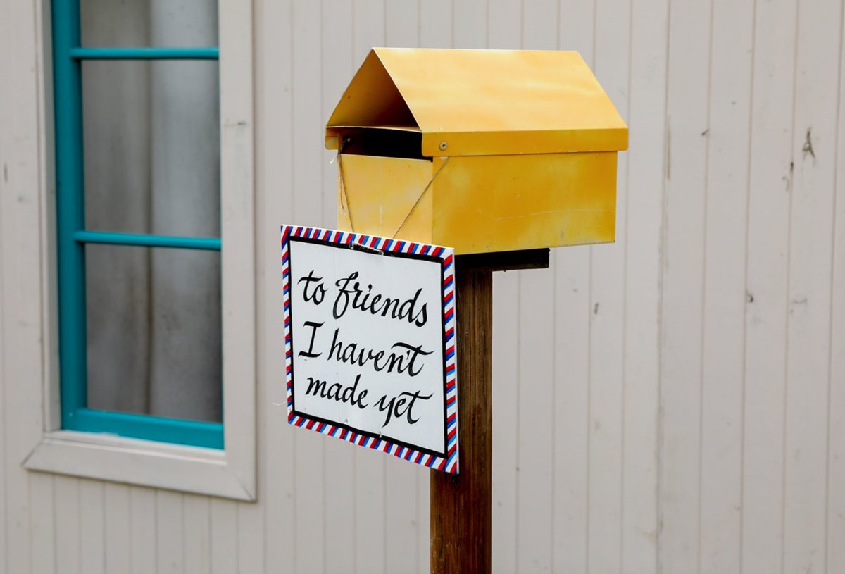 ThePlanting's tweet photo. These beauties. 
📷 Esther Linder
#mailaway #letters #lovedones #happymondays #happy #woodfordia #woodfordfolkfestival https://t.co/swk1IYXpVE