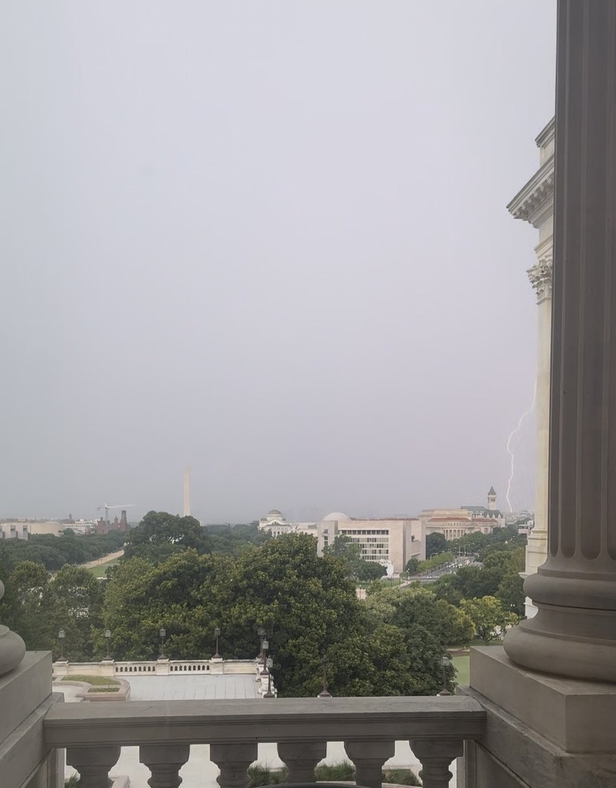 Spooky lightning off Pennsylvania Ave