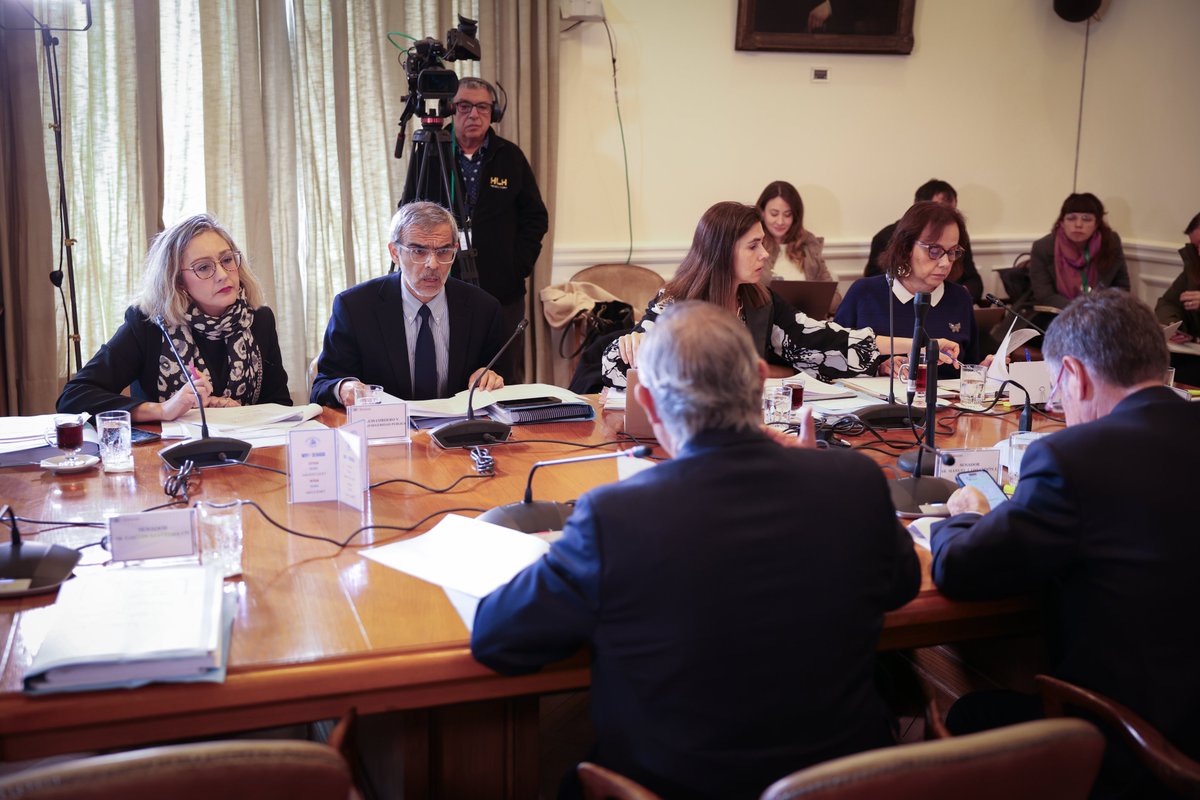 Hoy, el ministro Cordero, participó en la Comisión de Defensa Nacional del <a href="/Senado_Chile/">Senado Chile</a>, instancia en la que se continuó con el estudio de las indicaciones presentadas al proyecto de ley, en primer trámite constitucional, para la protección de la infraestructura crítica del país