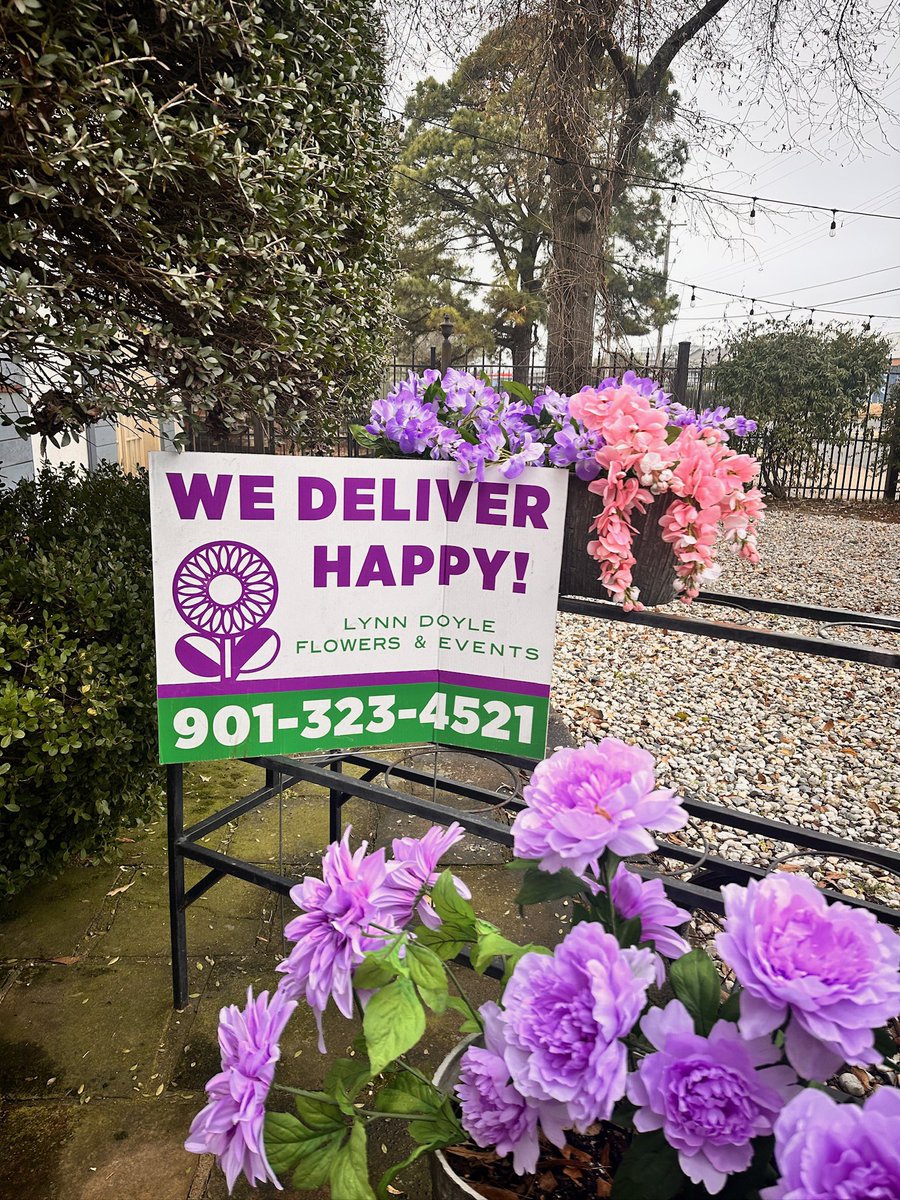 cfcreative901's tweet image. Client Spotlight 👏

Lynn Doyle Flowers and Events, the city's oldest florist, has been creating
personalized arrangements for the area since 1937. 

This summer, make your days even brighter with a vibrant summer bouquet by placing your order on their website or calling today.