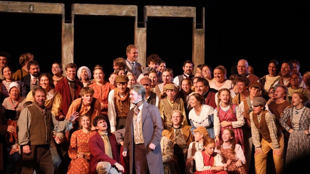 RonaldARasband's tweet image. Melanie and I were thrilled to be with some of our children and grandchildren in historic Nauvoo. Our joy was multiplied to see our son’s family perform in the magnificent Nauvoo Pageant.
The British and Nauvoo Pageants are powerful performances about the Restored Gospel of…