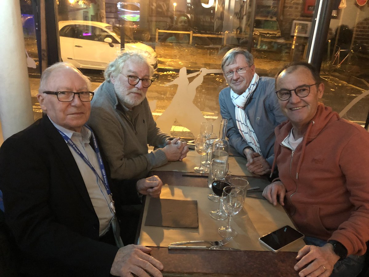 JacquesBrouleau's tweet image. [NOS PEINES]
Philippe Vanroose vient de nous quitter. Ce jour, un des nôtres, de celles et ceux qui ont la mission de l’école et de l’EPS chevillée au corps et qui a largement contribué à la Revue EP&amp;amp;S, à ses éditions vient de s’éteindre. 😢
linkedin.com/posts/jacques-…
