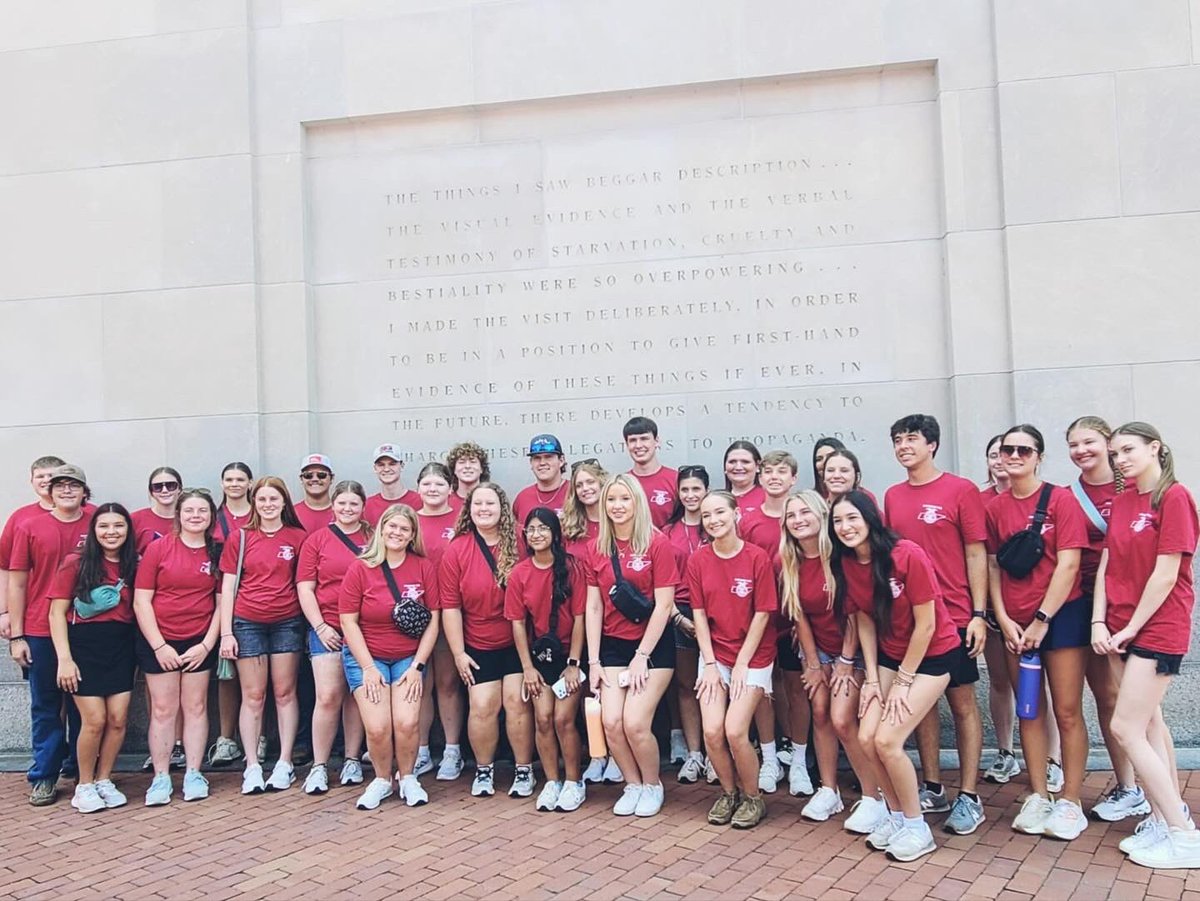 TNFFAFoundation's tweet image. From TN to D.C.! 🚍🇺🇸

36 @tnffa members &amp;amp; 11 advisors &amp;amp; chaperones spent an inspiring week at the @NationalFFA Washington Leadership Conference — growing as leaders &amp;amp; exploring our nation’s capital.

Thanks to @CornTennessee for helping make it possible! 💙💛

#TNFFA | #WLC25