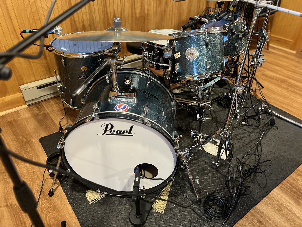 TheSuits_Band's tweet photo. Thoughts on the new look 🤔 https://t.co/EggcW2310p