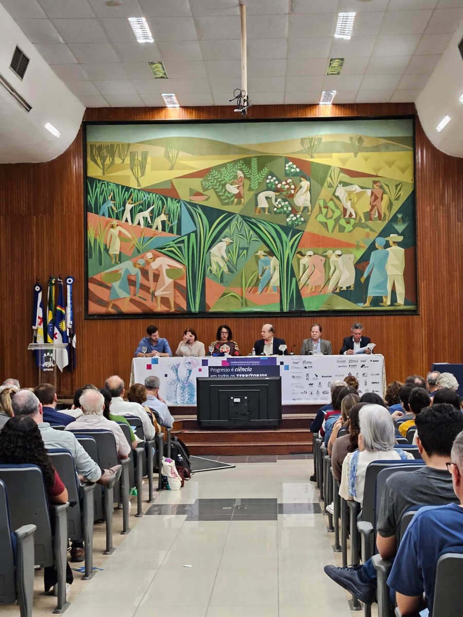 RedeBrRepro's tweet image. Nesta semana, estamos presentes na 77a reunião anual da @SBPCnet na @ufrpe!  Participamos de diversas discussões, incluindo a celebração dos 40 anos do @gov_mcti!

Está pelo evento e quer nos encontrar? Manda uma dm!

#ciência
#brasil
#recife